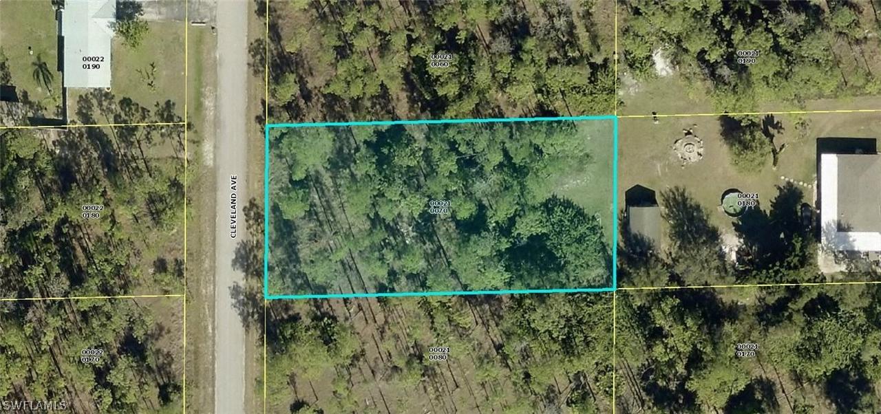 1310 Cleveland Ave., Lehigh Acres, FL 33972