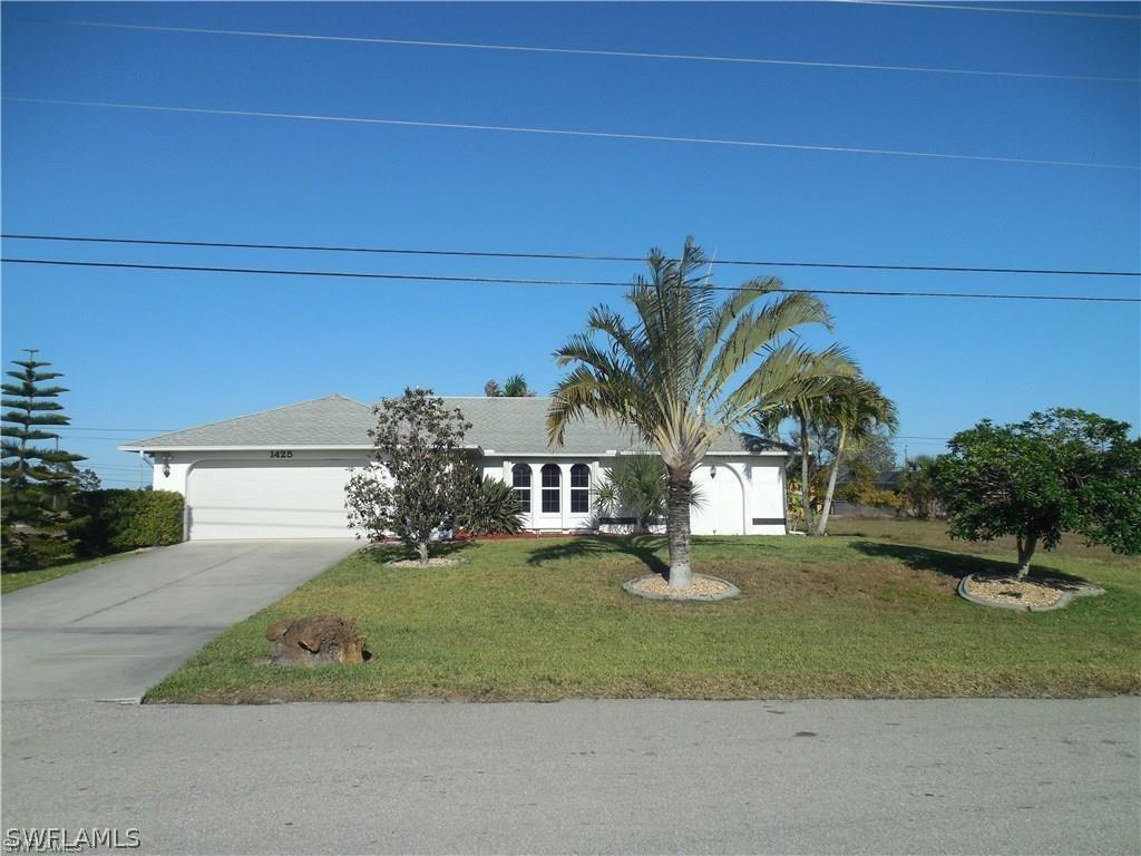 1425 NE 4th Pl., Cape Coral, FL 33909