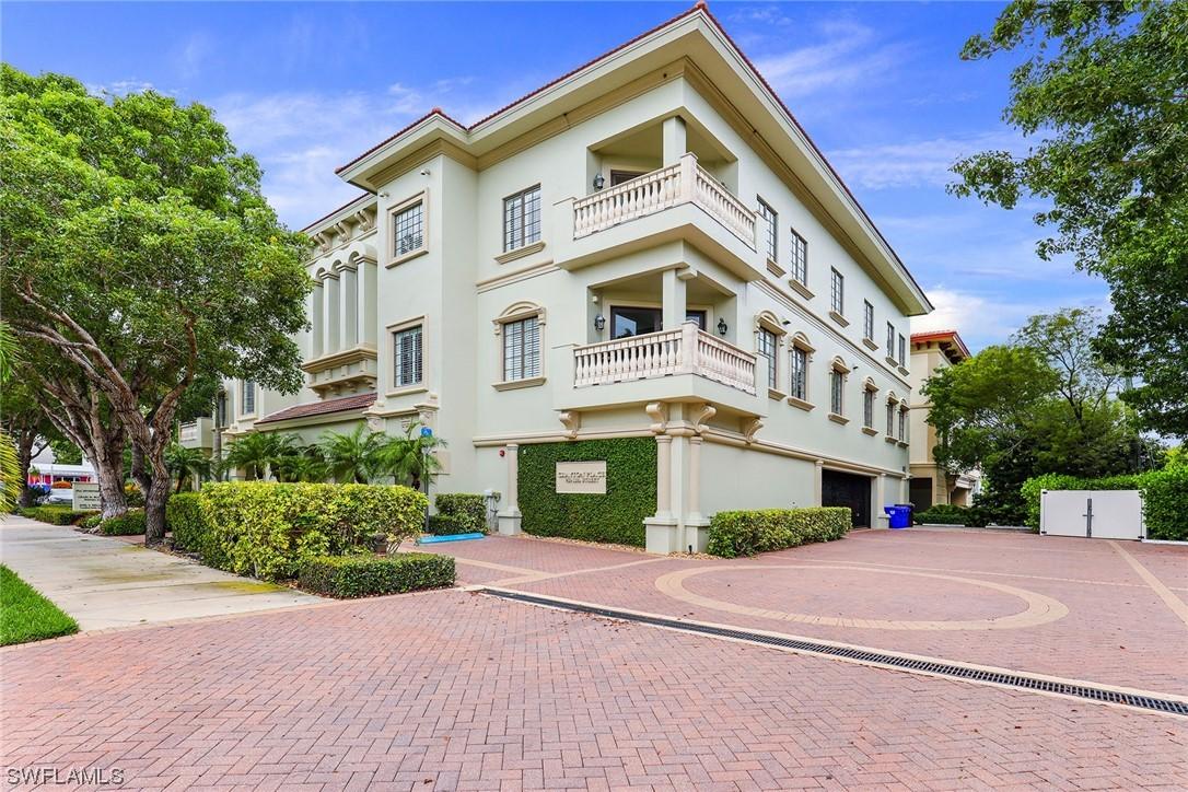 750 11th St. #B, Naples, FL 34102