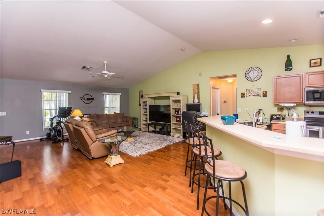 1704 NW 14th Pl., Cape Coral, FL 33993