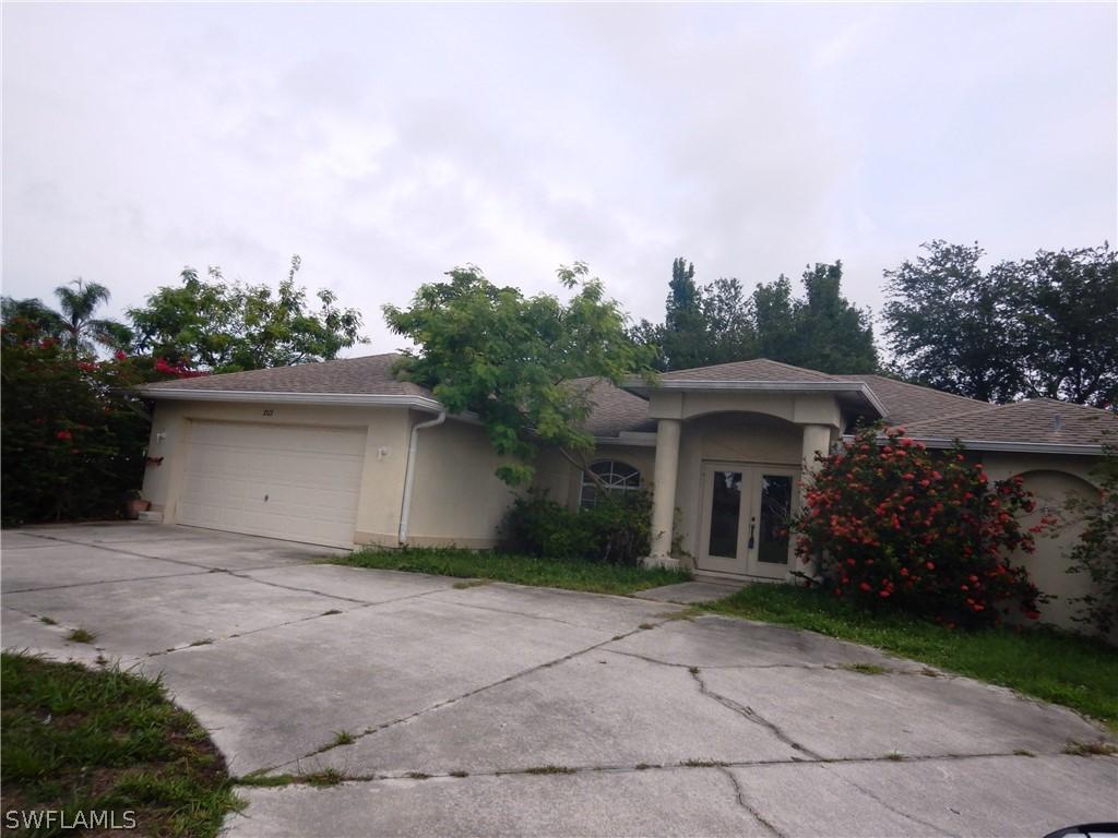2113 Viscaya Pkwy., Cape Coral, FL 33990