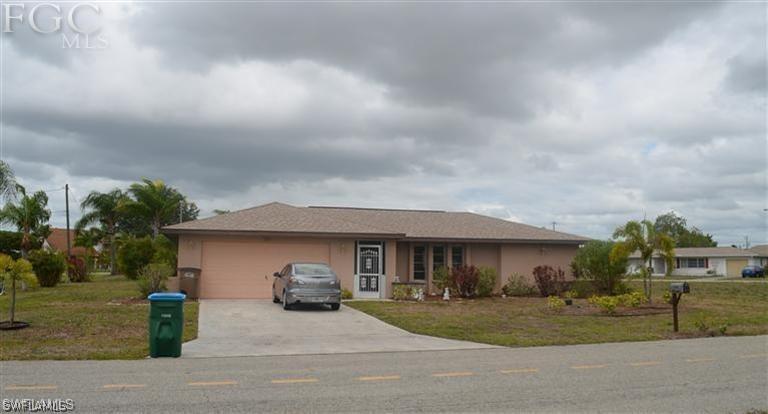 3707 SE 11th Ave., Cape Coral, FL 33904
