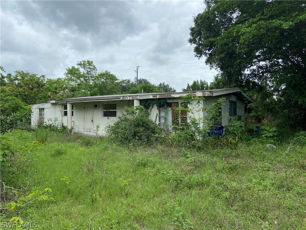 5071 Lils Ln., Fort Myers, FL 33905