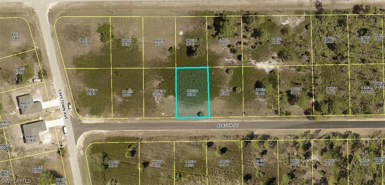 1019 Albion St., Lehigh Acres, FL 33974