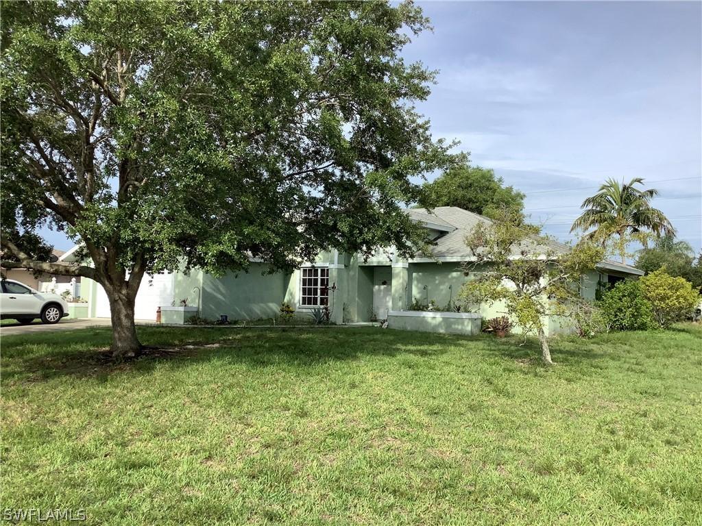 3502 SE Santa Barbara Pl., Cape Coral, FL 33904