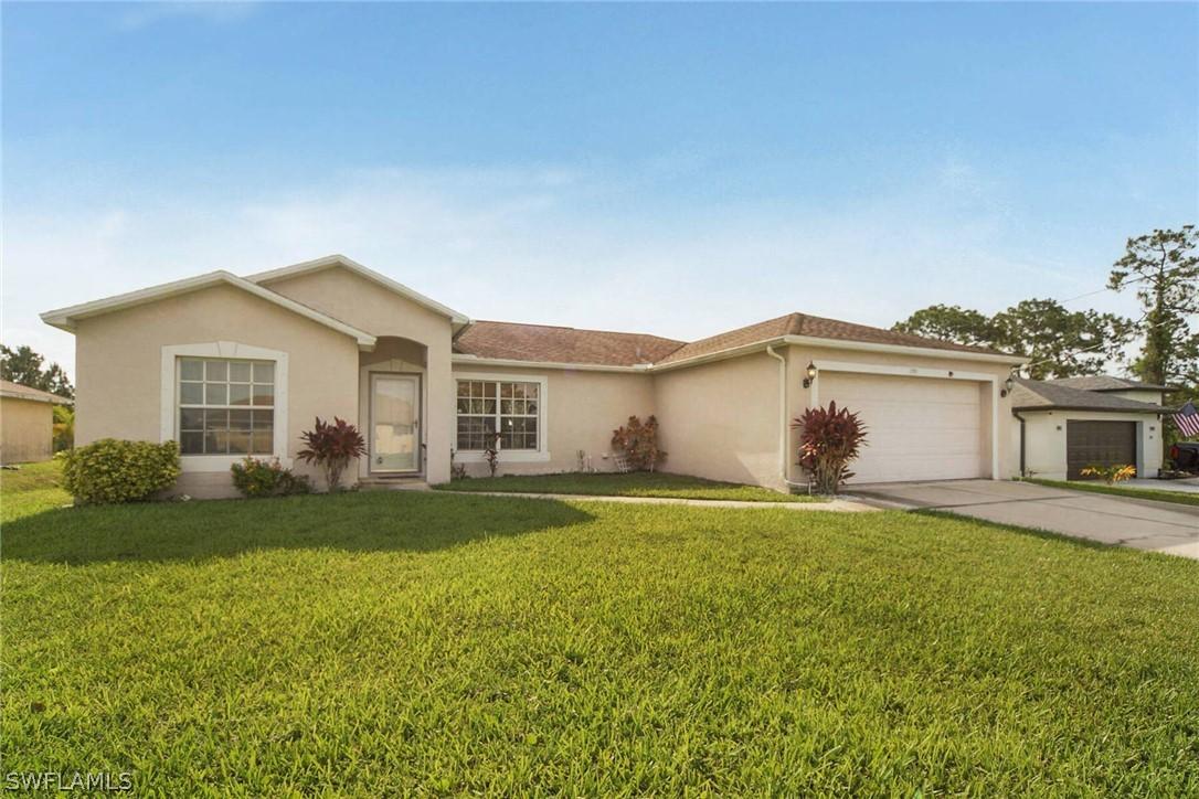 2705 Villa Ave., Lehigh Acres, FL 33976