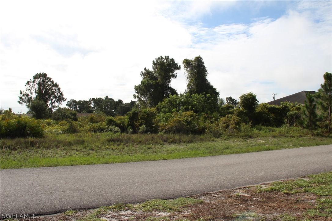 910 Venice Ave., Lehigh Acres, FL 33971