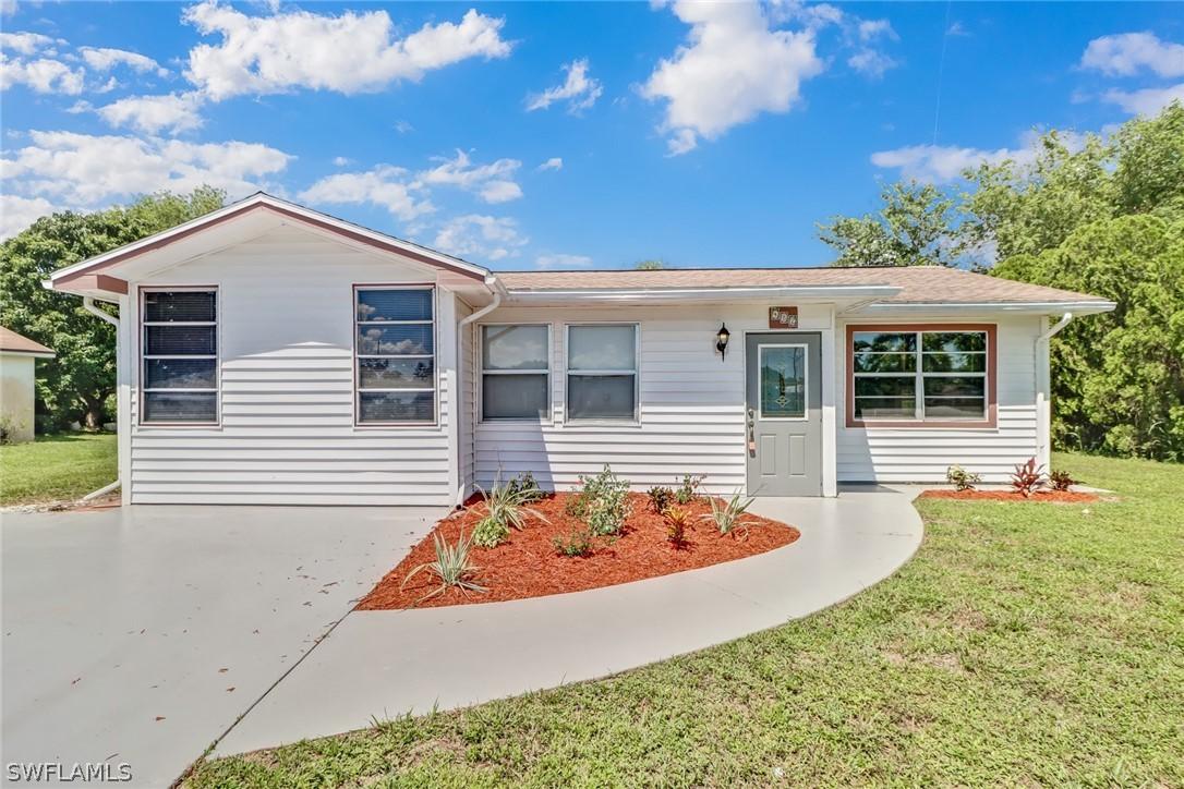 482 Valley Dr., Lehigh Acres, FL 33936