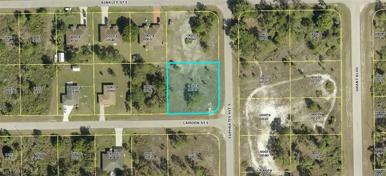 1041 Camden St., Lehigh Acres, FL 33974