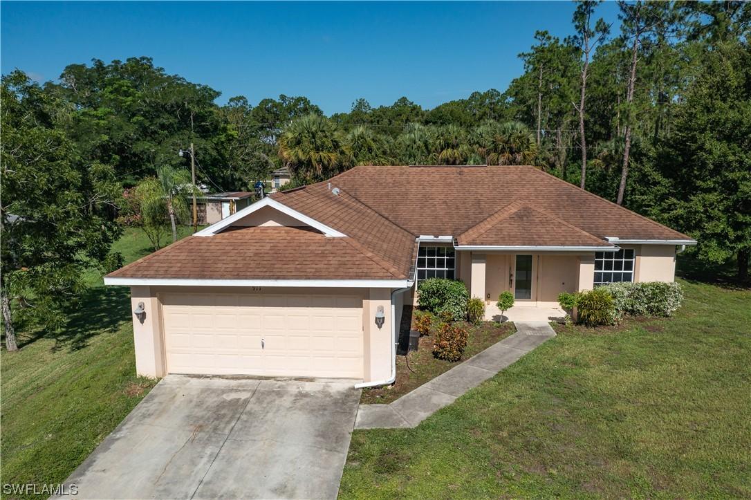 911 Edison Ave., Lehigh Acres, FL 33972