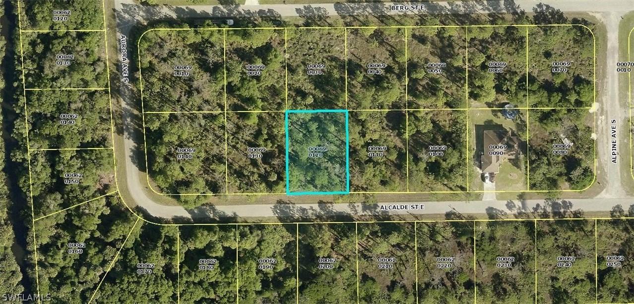 921 Alcalde St., Lehigh Acres, FL 33974