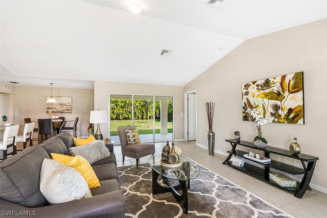 428 NW 13th Ter., Cape Coral, FL 33993