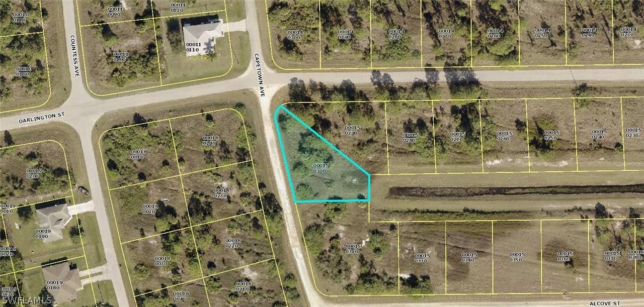 941 Capetown Ave., Lehigh Acres, FL 33974