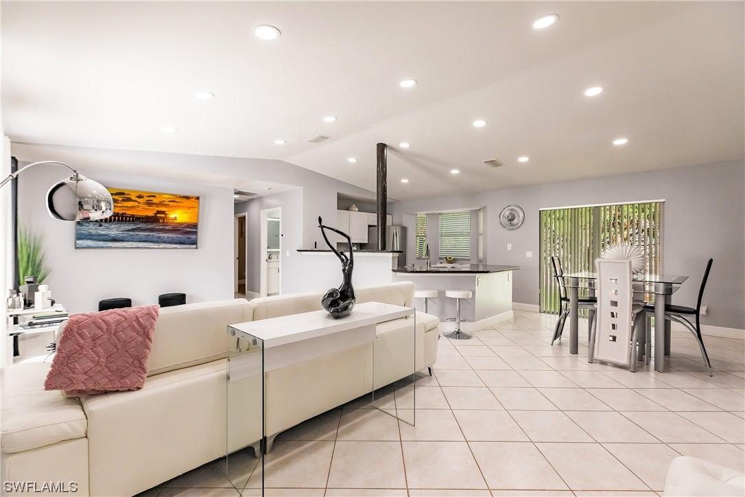 4641 Pine Ridge Rd., Naples, FL 34119