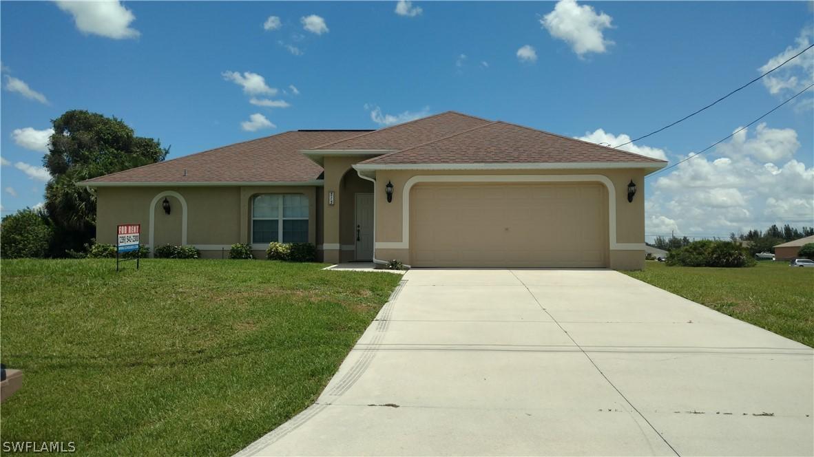 313 NW 16th Pl., Cape Coral, FL 33993