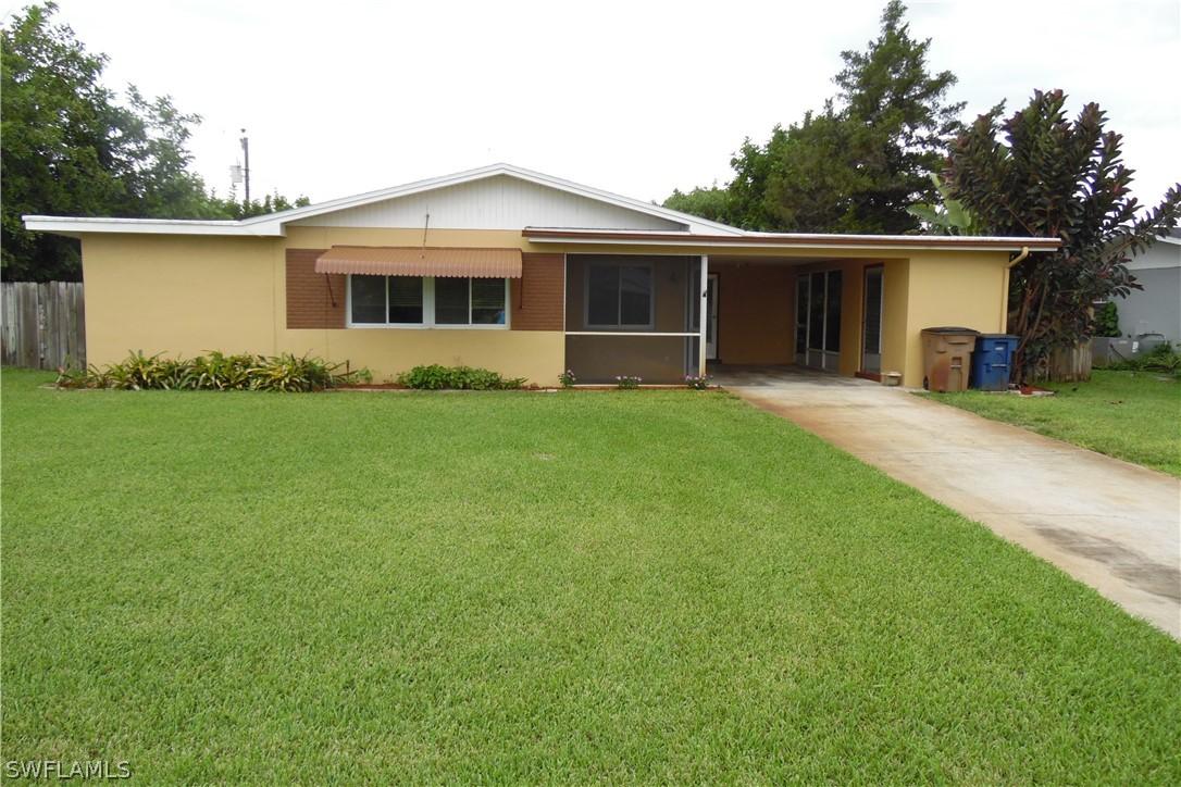 1512 Lindale Cir., Lehigh Acres, FL 33936