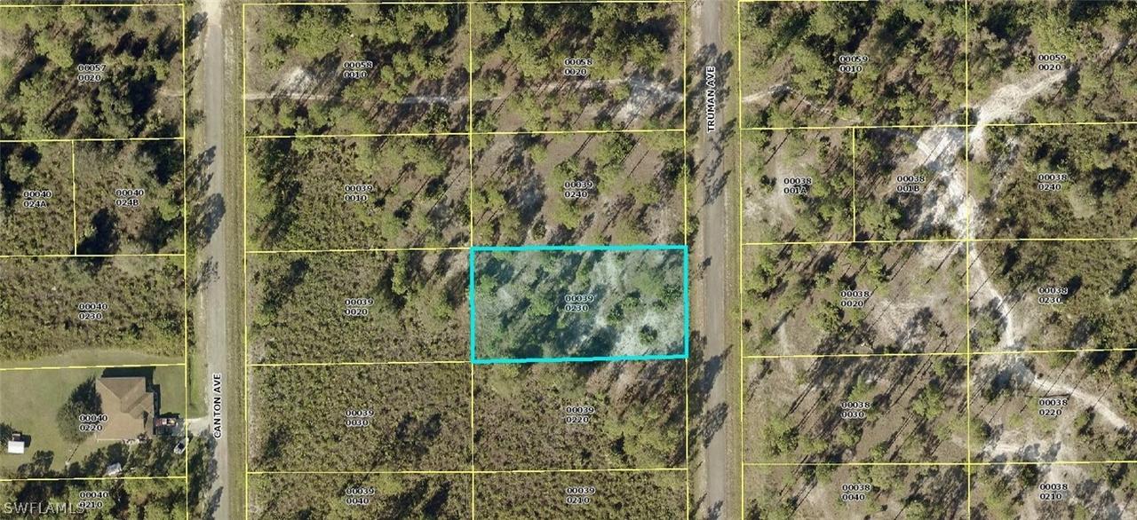 323 Truman Ave., Lehigh Acres, FL 33936