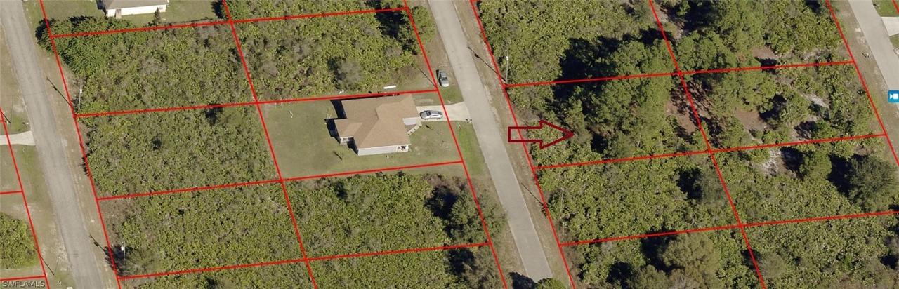 6004 Elaine Ave., Lehigh Acres, FL 33971