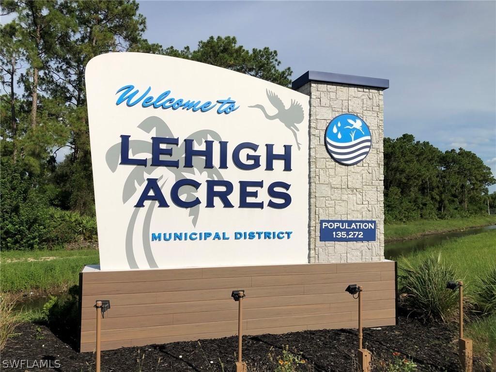 704 Sheldon Ave., Lehigh Acres, FL 33936