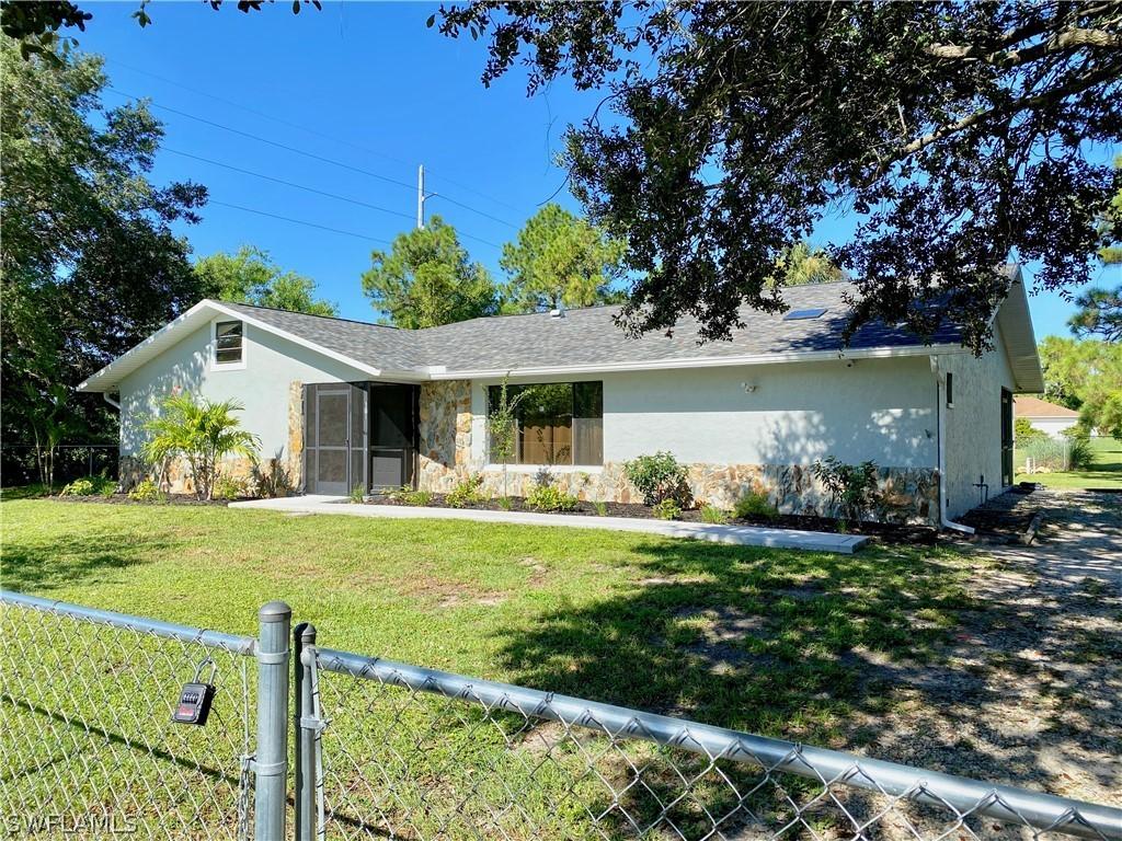 101 Xelda Ave., Lehigh Acres, FL 33971