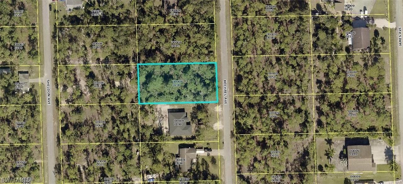 817 Michael Ave., Lehigh Acres, FL 33936