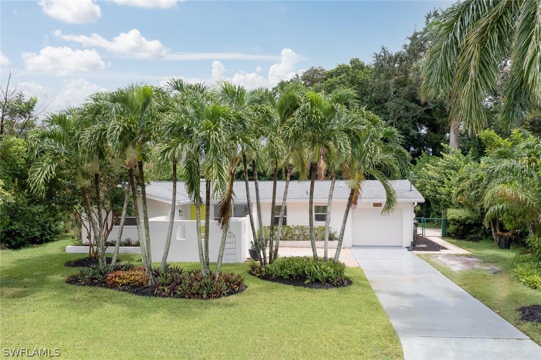 5837 Silvery Ln., Fort Myers, FL 33919