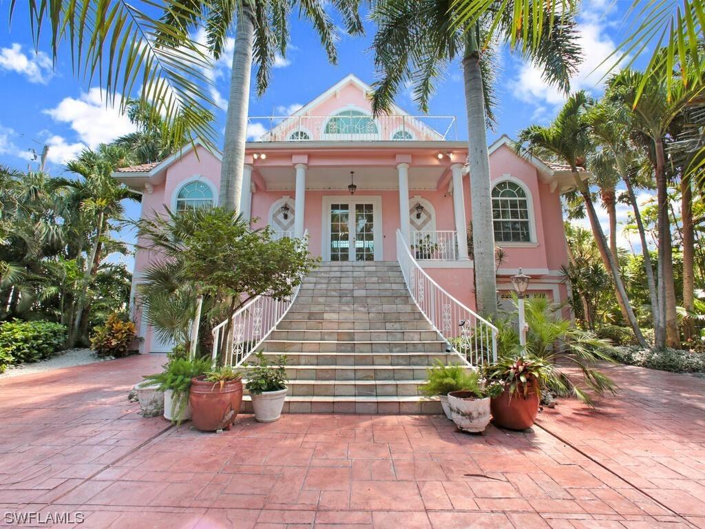 189 Coconut Dr., Fort Myers Beach, FL 33931