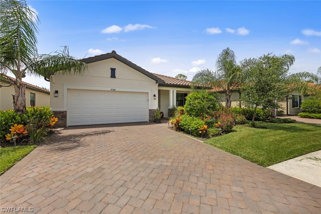4288 Raffia Palm Cir., Naples, FL 34119