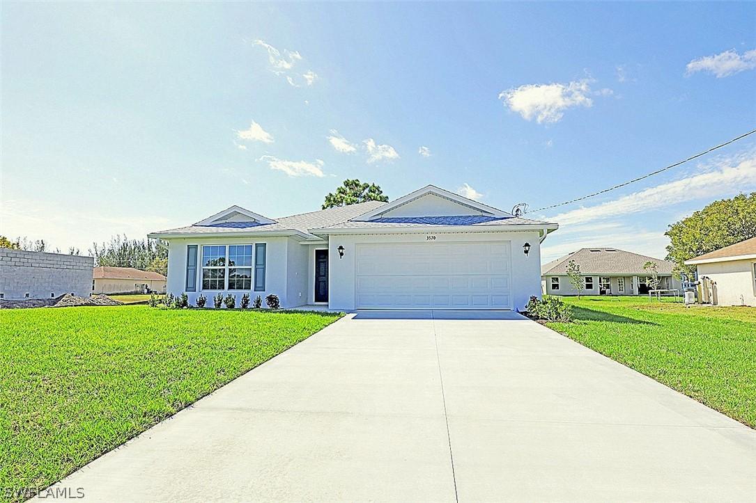 927 Manresa Ave., Lehigh Acres, FL 33974