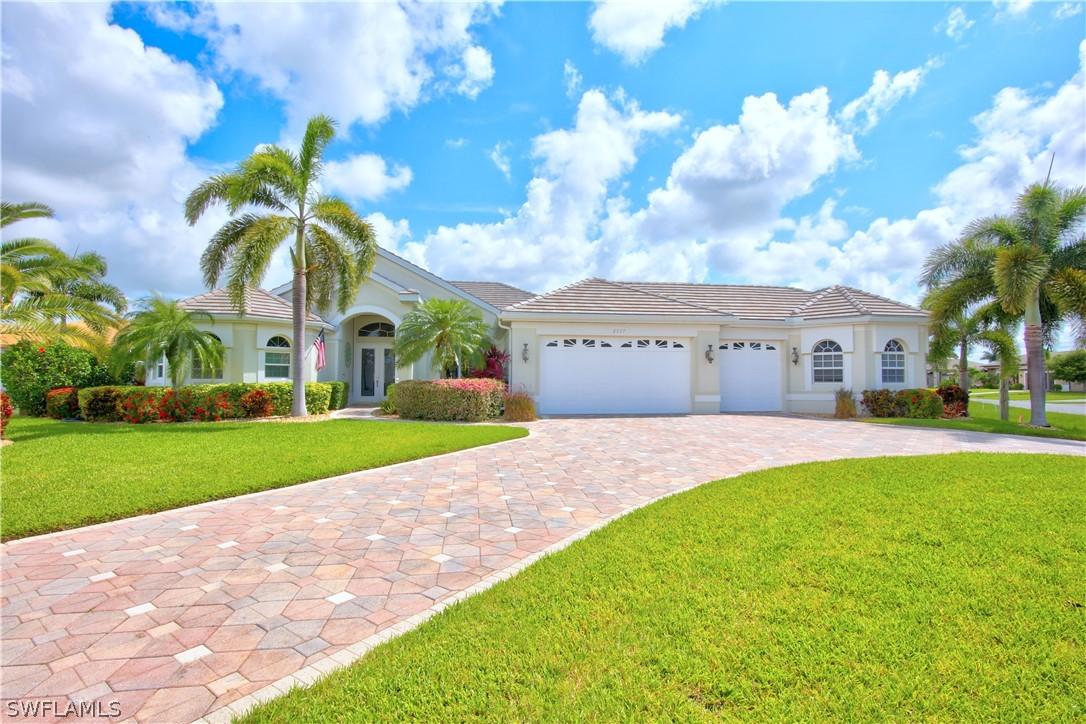 2537 SW 25th Pl., Cape Coral, FL 33914