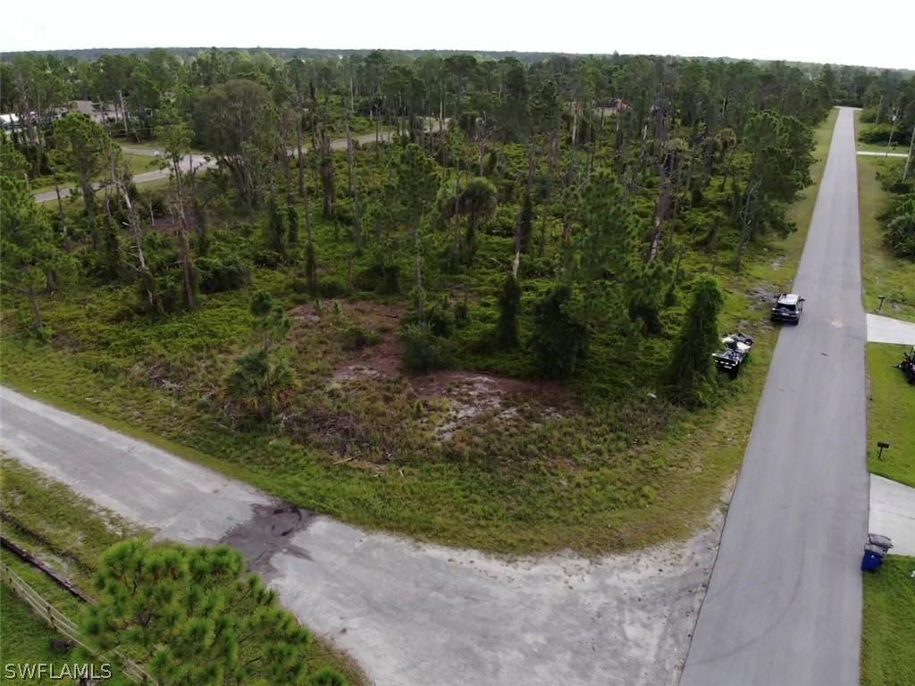 837 Foxtail St., Lehigh Acres, FL 33974