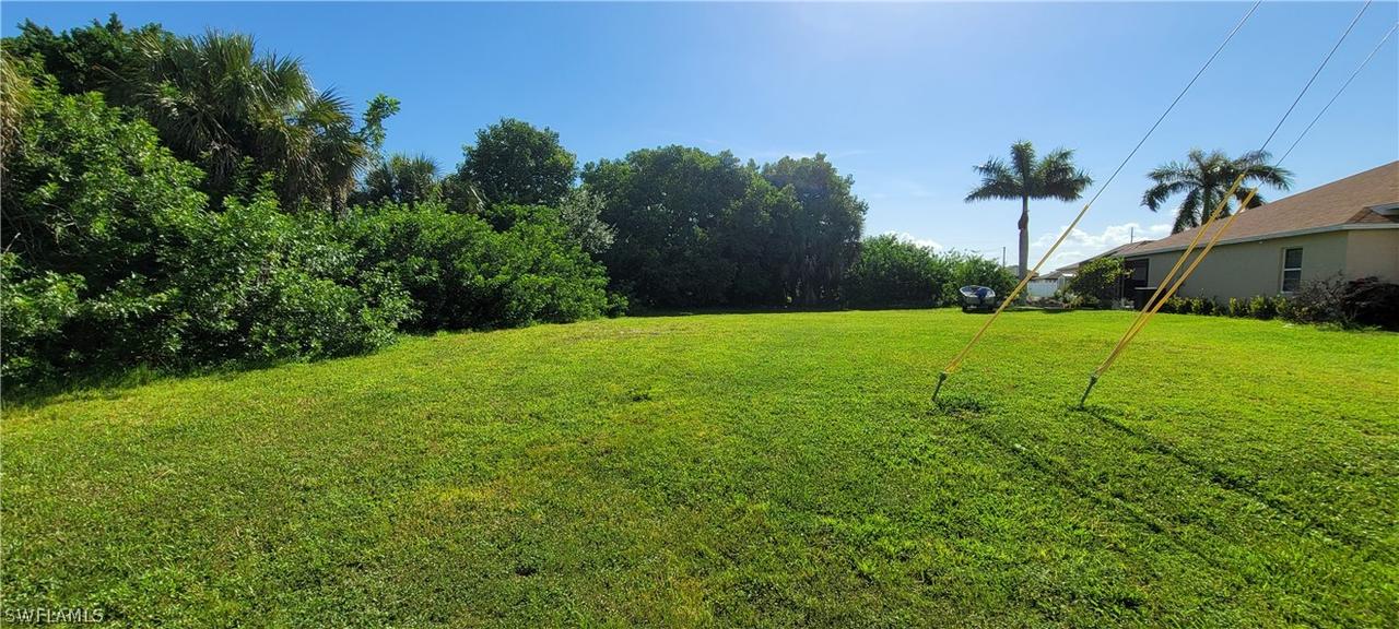 120 SE 17th Ave., Cape Coral, FL 33990