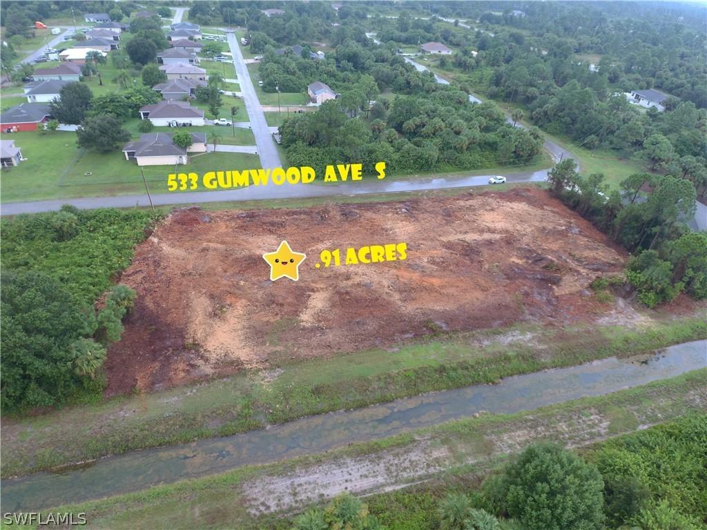 533 Gumwood Ave., Lehigh Acres, FL 33974