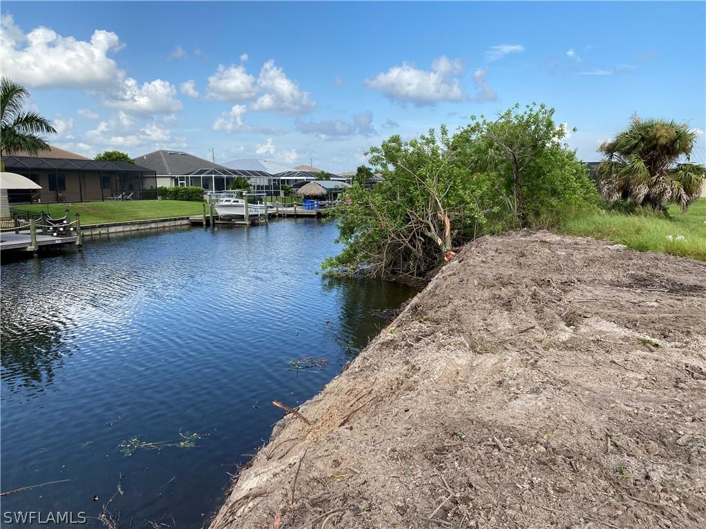 2207 SW 28th Ter., Cape Coral, FL 33914