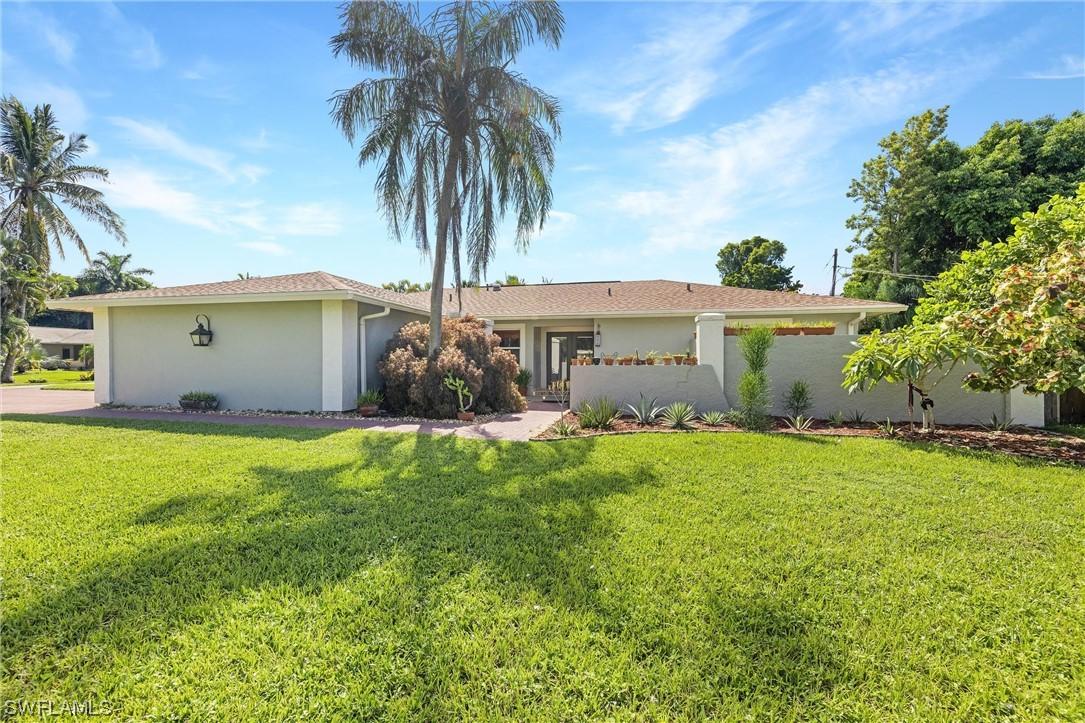 586 Sanford Dr., Fort Myers, FL 33919