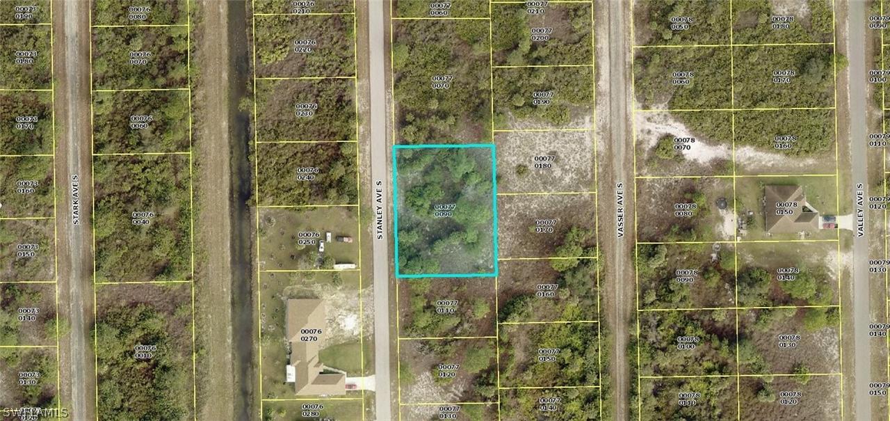 653 Stanley Ave., Lehigh Acres, FL 33974