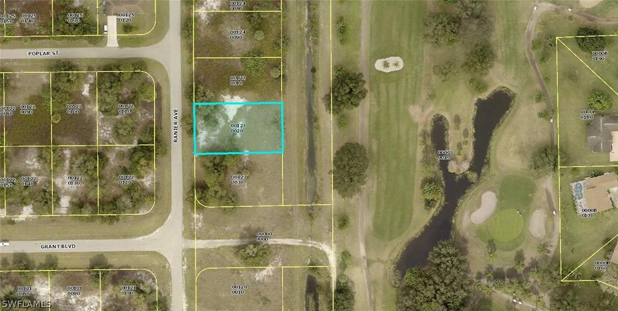 371 Ranier Ave., Lehigh Acres, FL 33974