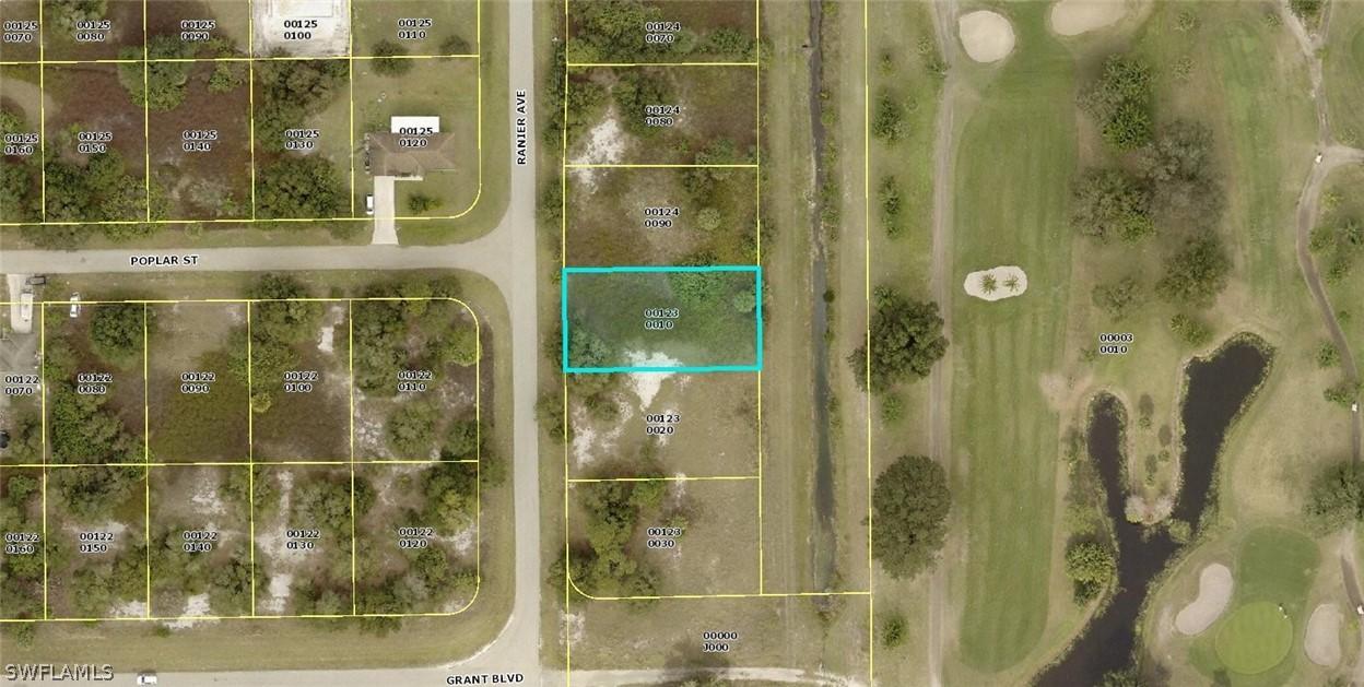 369 Ranier Ave., Lehigh Acres, FL 33974