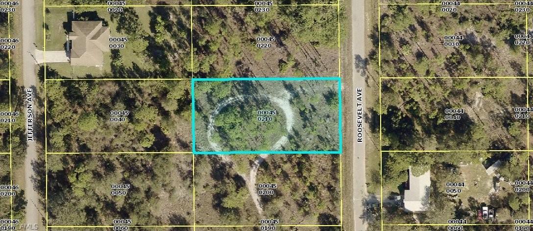 1117 Roosevelt Ave., Lehigh Acres, FL 33936