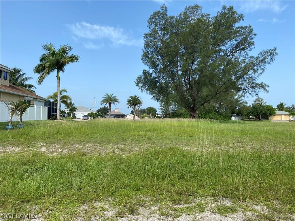 902 NW 37th Ave., Cape Coral, FL 33993