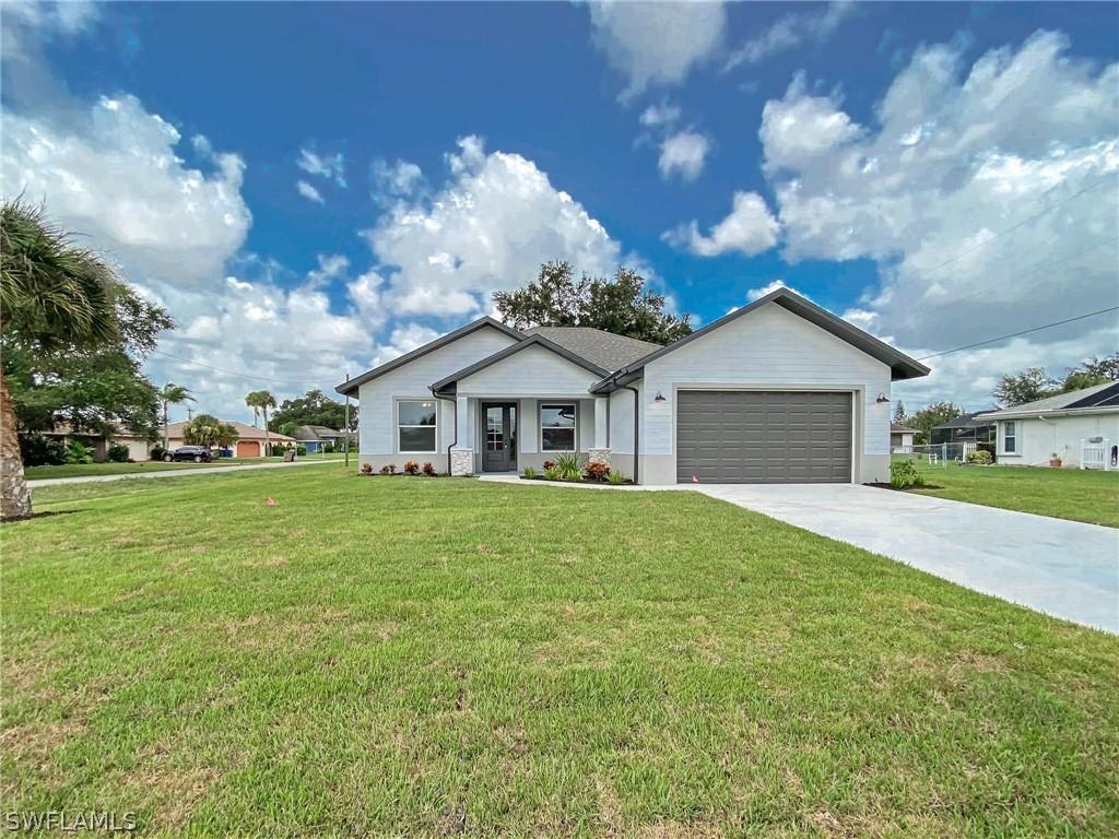 1654 Country Club Pkwy., Lehigh Acres, FL 33936