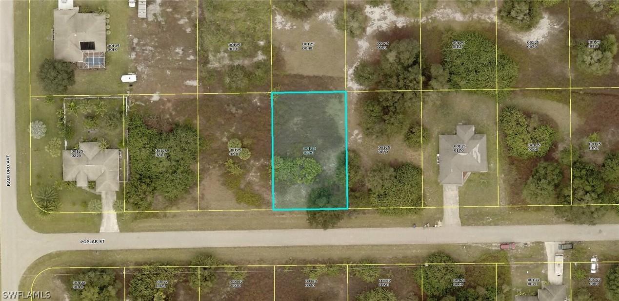 439 Poplar St., Lehigh Acres, FL 33974