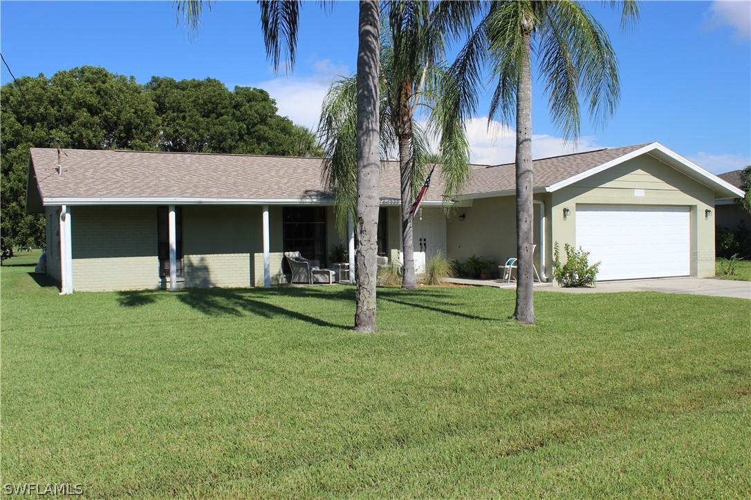 932 SE 4th Pl., Cape Coral, FL 33990