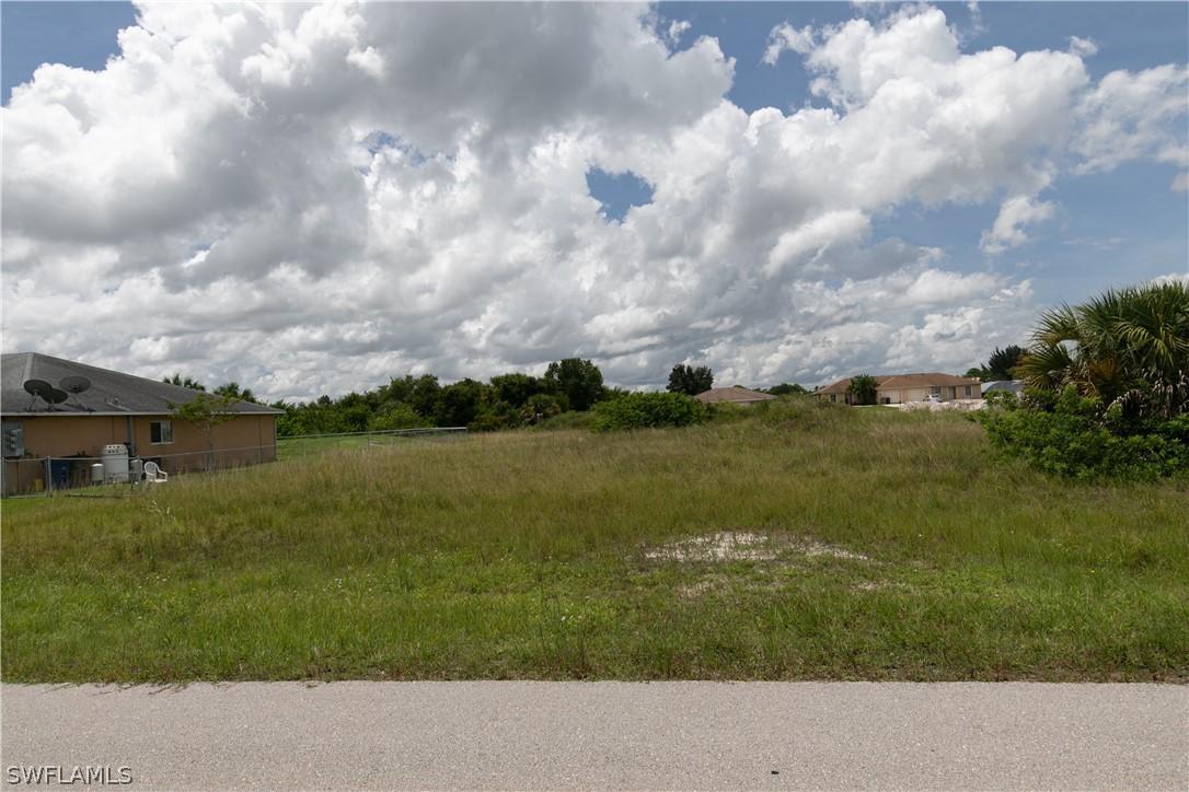 2513 Daniel Ave., Lehigh Acres, FL 33971