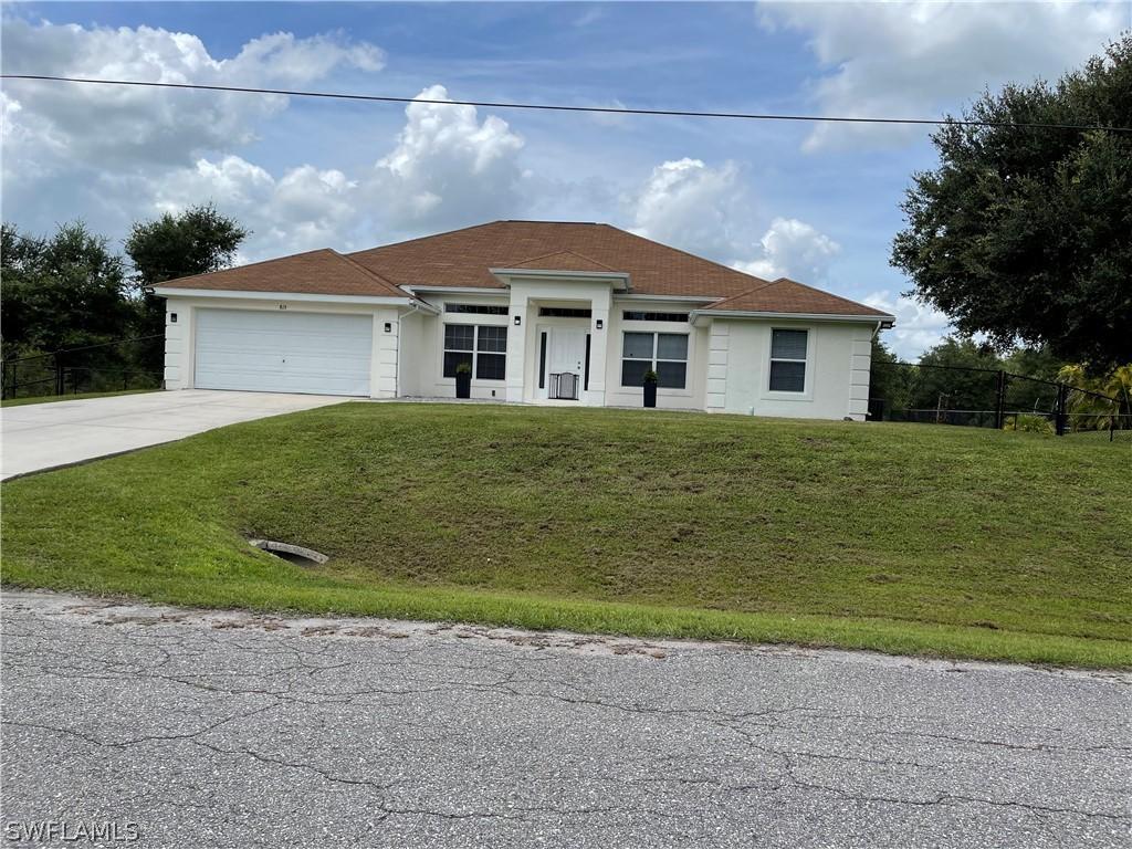 815 Hibiscus Ave., Lehigh Acres, FL 33972