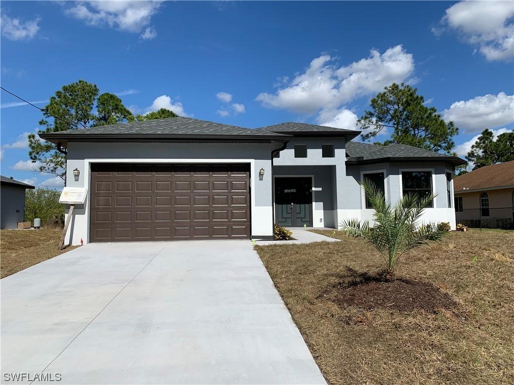 735 Carbon St., Lehigh Acres, FL 33974