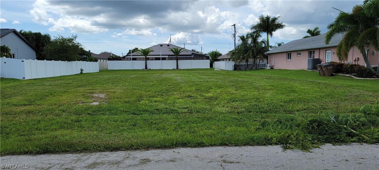 2126 SE 18th Pl., Cape Coral, FL 33990
