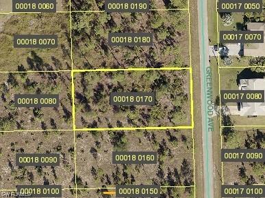 909 Greenwood Ave., Lehigh Acres, FL 33972