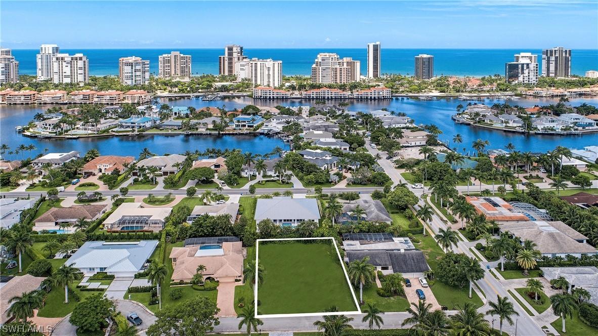 508 Neapolitan Ln., Naples, FL 34103