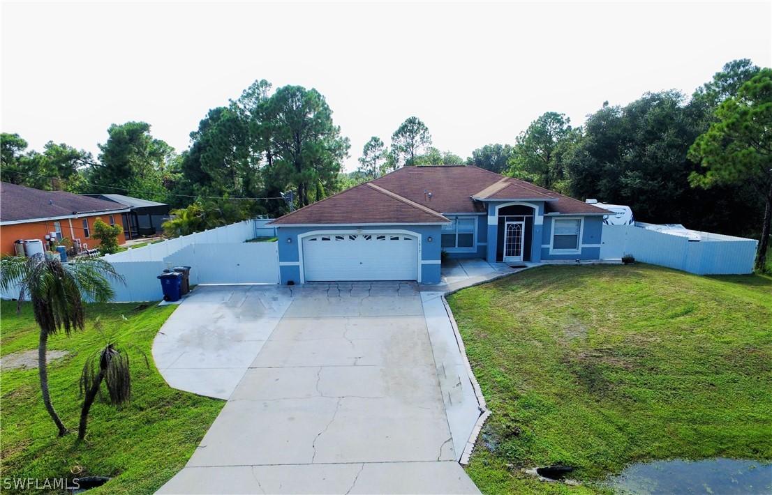 1917 Venice Ave., Lehigh Acres, FL 33971